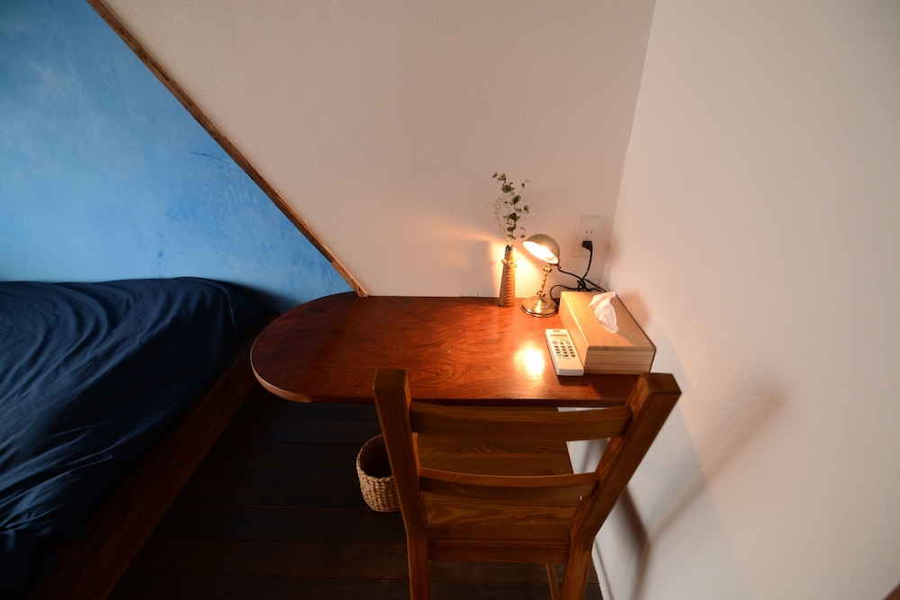 ツインルーム 蒼 禁煙 客室2 | たけた駅前ホステルｃｕｅ