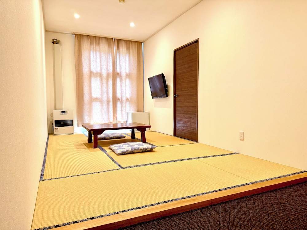 和室 スタンダード 専用バスルーム・トイレ付 マウンテンサイド | Kagura White Horse Inn