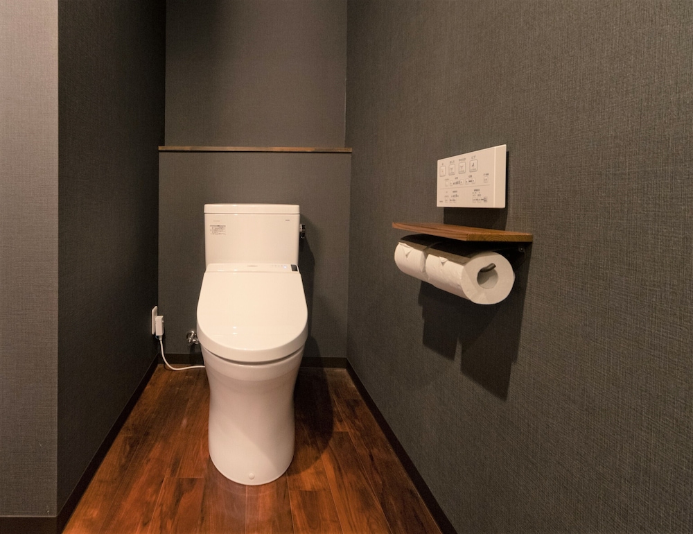 和室 スーペリアルーム 専用シャワールーム・トイレ付 マウンテンサイド バスルーム0 | Kagura White Horse Inn