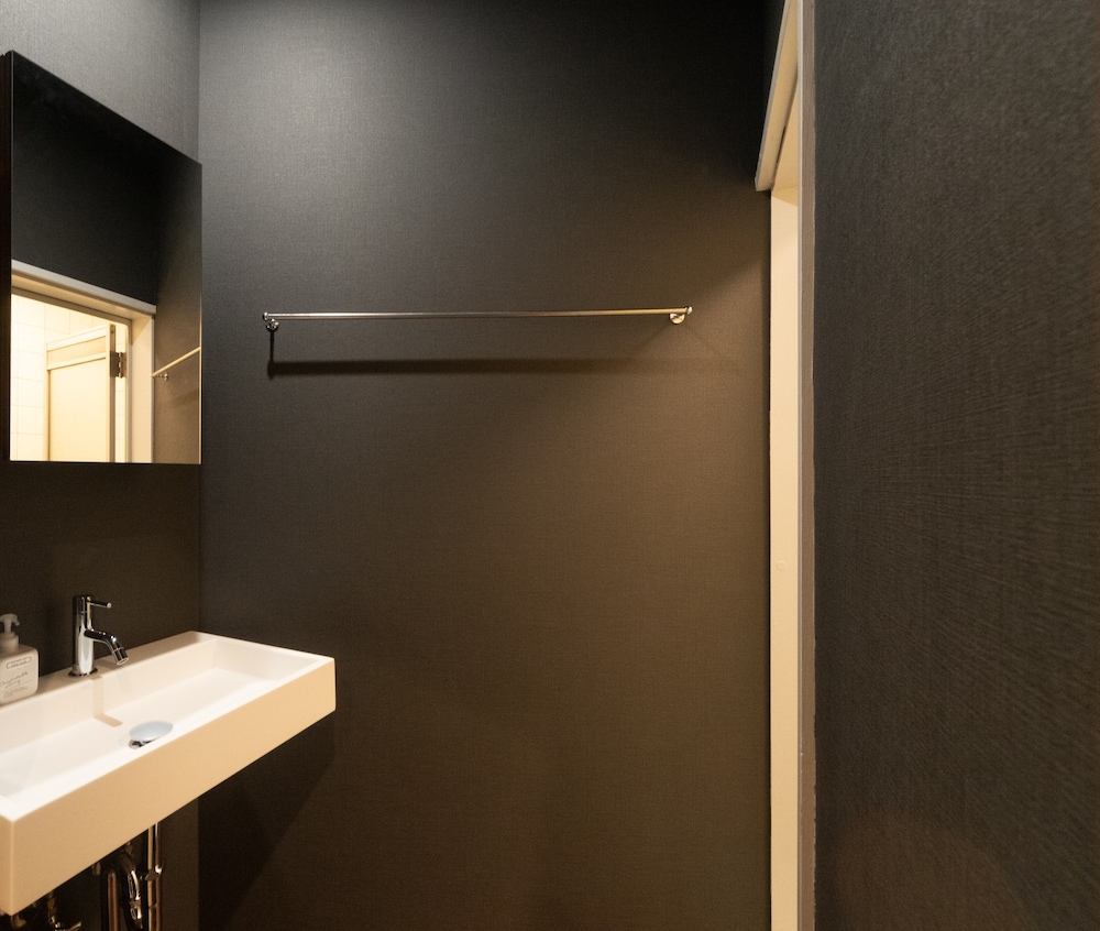 改装済 トリプルルーム 専用シャワールーム・トイレ付 マウンテンサイド 客室2 | Kagura White Horse Inn