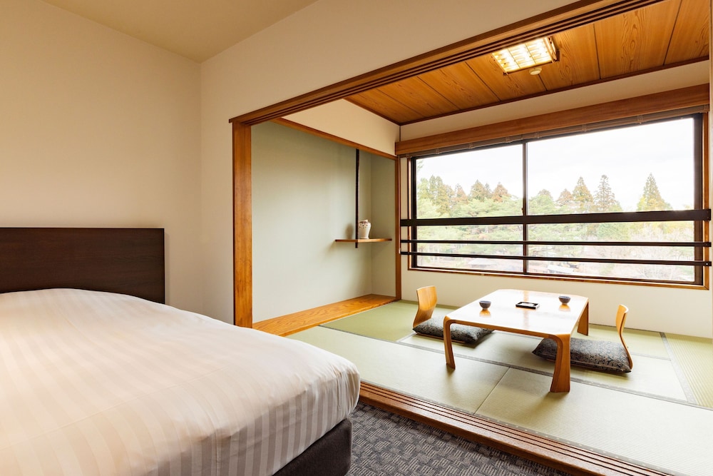 高層階 和洋室 禁煙 (バスなし) 客室1 | 阿蘇 梅園 SPA RESORT