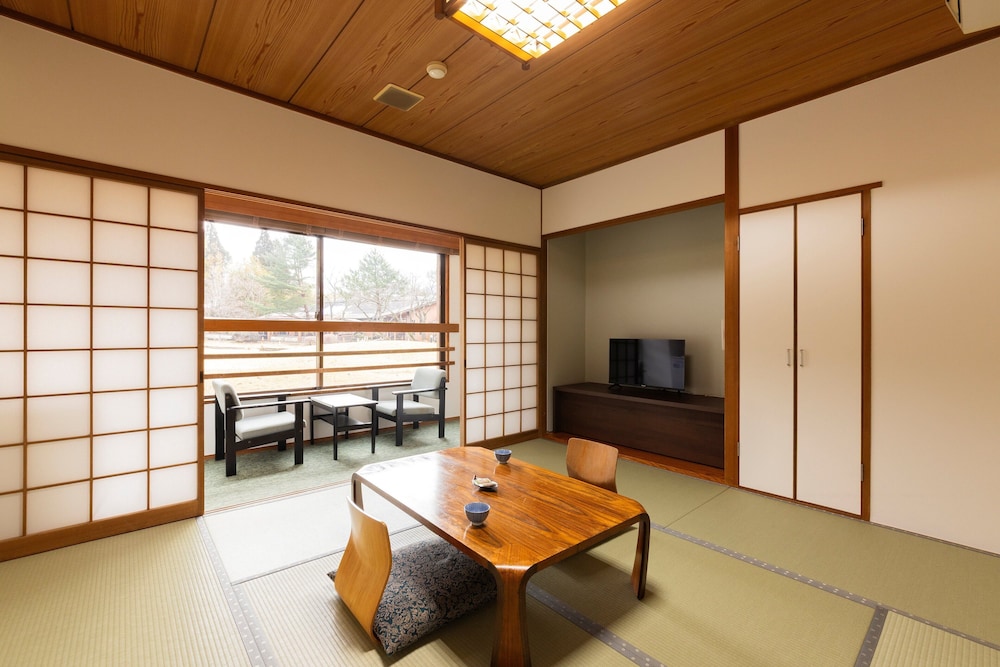 和室８畳+広縁 禁煙 (バスなし) | 阿蘇 梅園 SPA RESORT