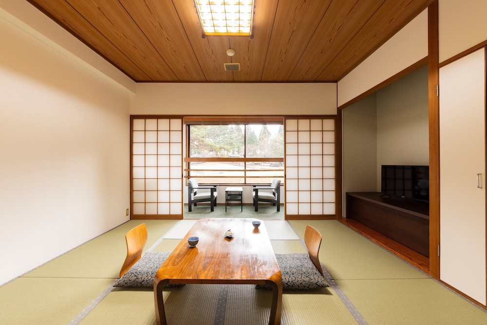 和室８畳+広縁 禁煙 (バスなし) 客室2 | 阿蘇 梅園 SPA RESORT