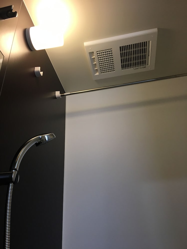 スタンダード ダブルルーム ダブルベッド 1 台 バスルームのシャワー0 | Mr.KINJO in MAEHARA