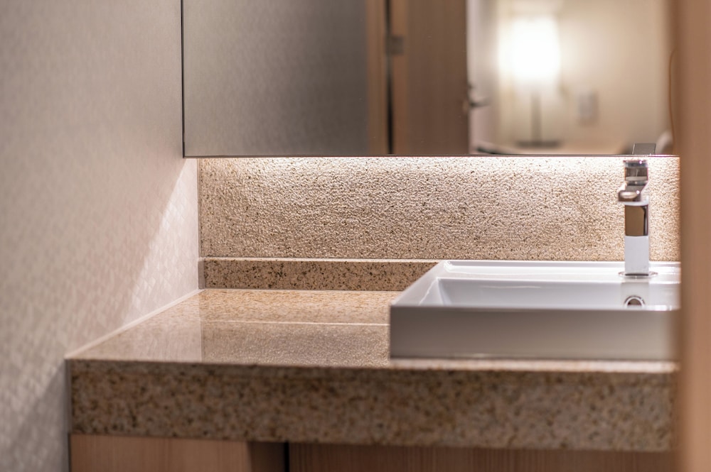 デラックス ツインルーム (1-3名用) 客室5 | ホテルビスタ金沢