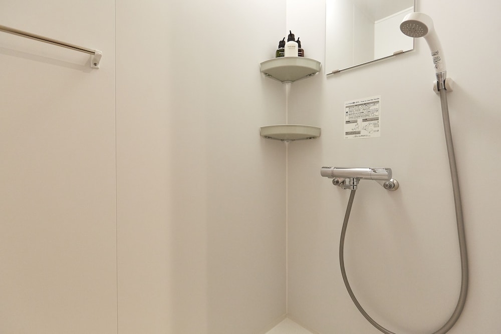 4 人部屋 共用バスルーム 共用バスルーム0 | R.STAR HOSTEL KYOTO JAPAN