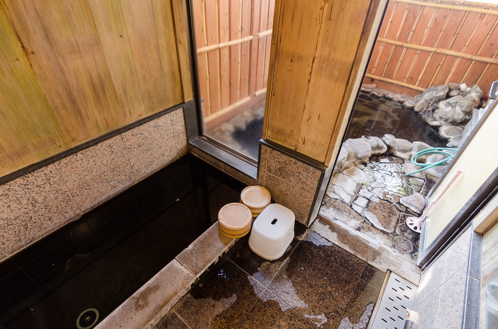 和室 里舎 深めの浴槽0 | 由布院 冨季の舎