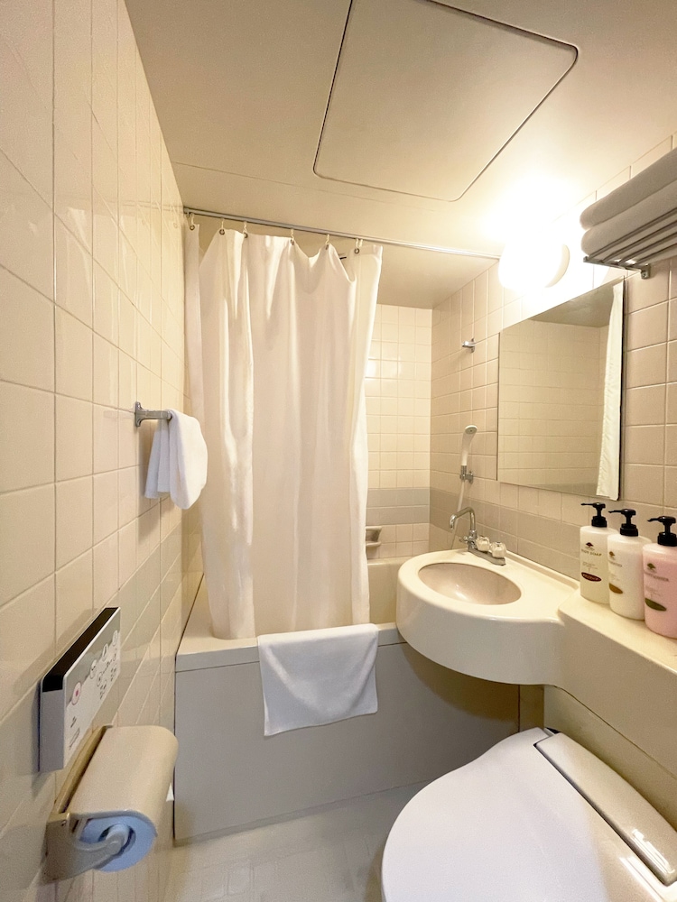 ダブルルーム 禁煙 バスルーム2 | ホテルロイヤルオーク五反田