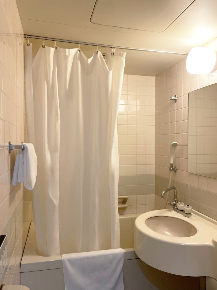 ダブルルーム 禁煙 バスルーム1 | ホテルロイヤルオーク五反田