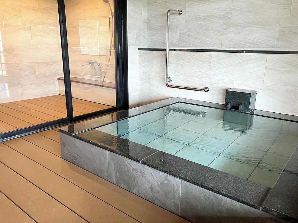 [露天風呂付] 和室10畳＋広縁（川側） 禁煙 | 湯の川観光ホテル祥苑