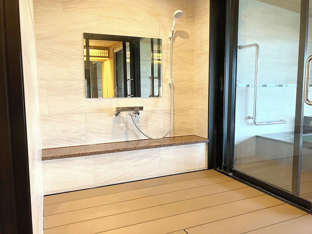 [露天風呂付] 和室10畳 禁煙 バスルーム0 | 湯の川観光ホテル祥苑