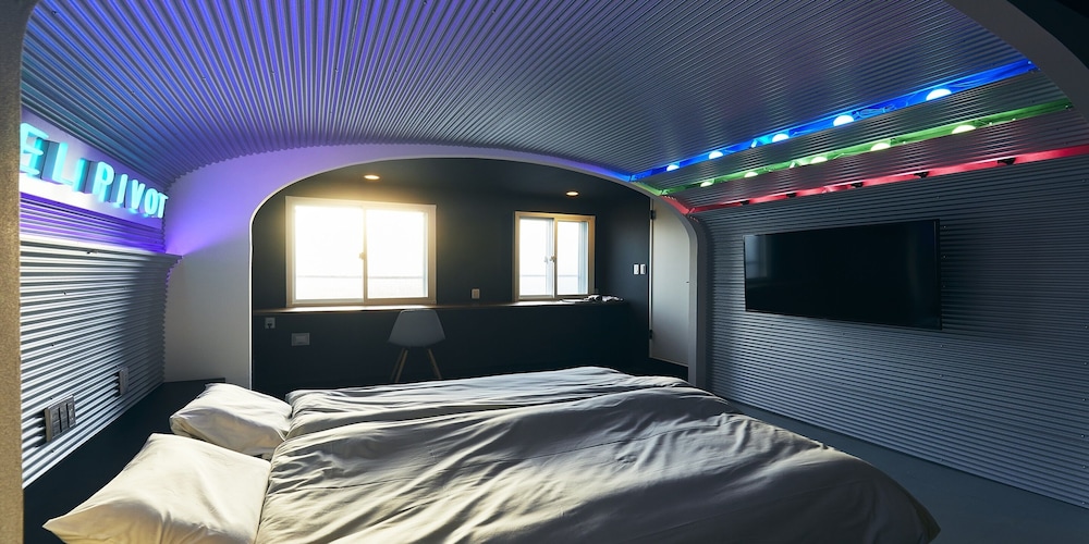 プレミアム ダブルルーム 客室2 | ホテルピボット