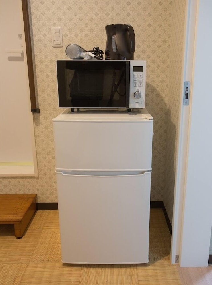 デラックス 4 人部屋 (Japanese Style, Garden Access) 電子レンジ0 | 鞠小路イン京都