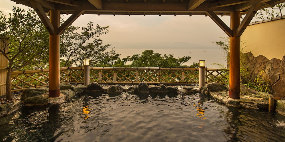 MANPA倶楽部 デラックスタイプ 和洋室 喫煙可 共用バスルーム2 | 和歌浦温泉 萬波