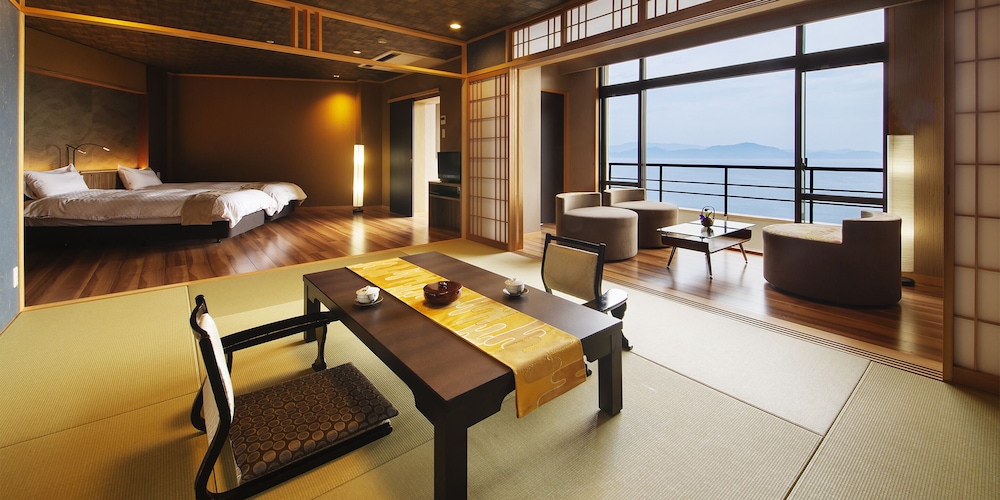 客室1 | 和歌浦温泉 萬波
