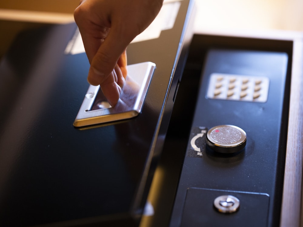 セミダブルルーム 禁煙 (13 sqm) 客室3 | ドーミーイン高知