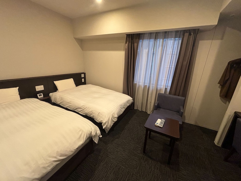ツインルーム 禁煙 (20 sqm) 客室6 | ドーミーイン高知