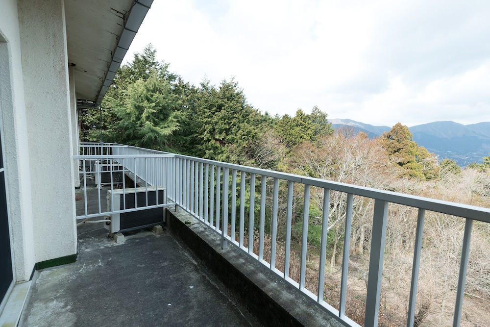 和室 禁煙 バルコニーからの眺望0 | OYO 旅館 長寿湯 箱根仙石原