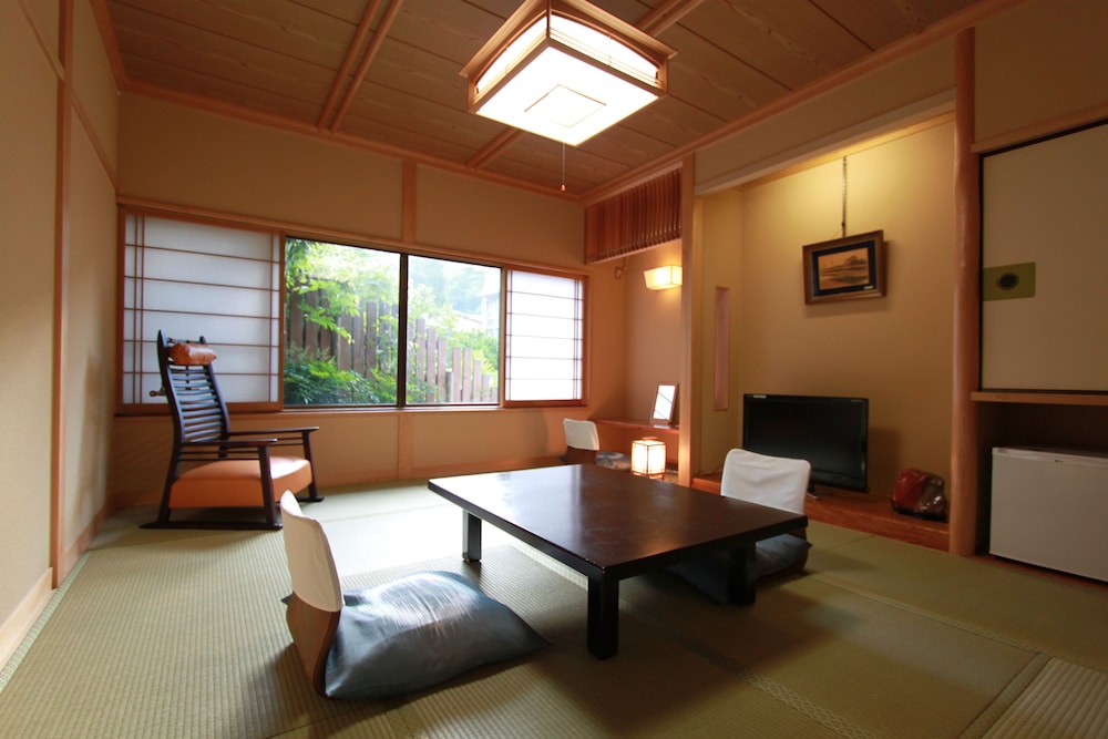 スタンダード和室 客室1 | 温泉旅館 湯さか荘
