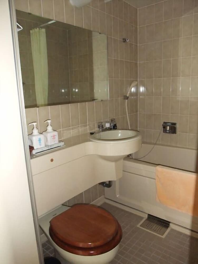 和室 バスルーム1 | ゲストハウス咲耶