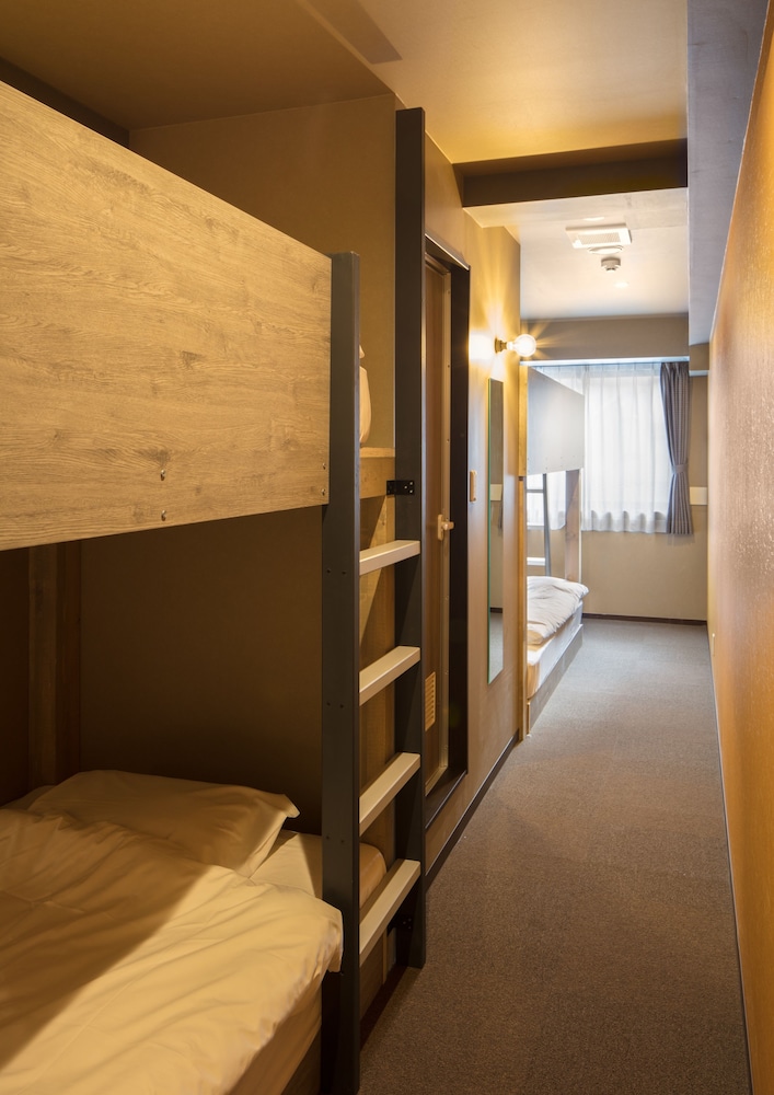 4人部屋 2段ベッド2台 | LINNAS Kanazawa