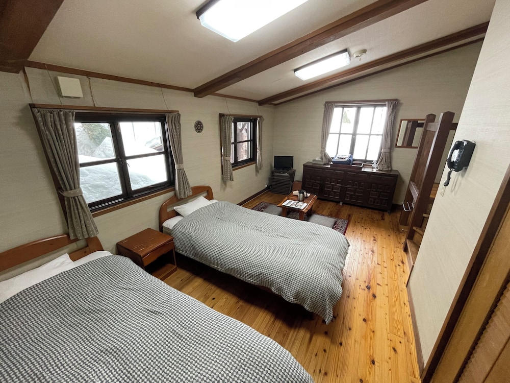 ツインルーム | レッドウッドイン