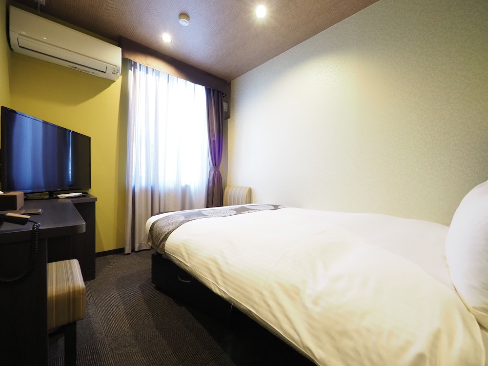 スタンダード ダブルルーム ダブルベッド 1 台 禁煙 | たびのホテル飛騨高山