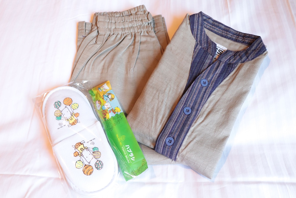 スタンダード ツインルーム シングルベッド 2 台 禁煙 客室の設備とサービス0 | たびのホテル飛騨高山