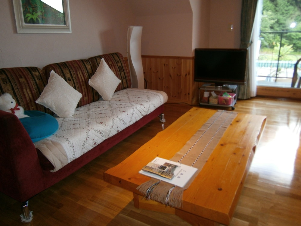 スーペリア コテージ リビングルーム0 | ラ・ポサーダ