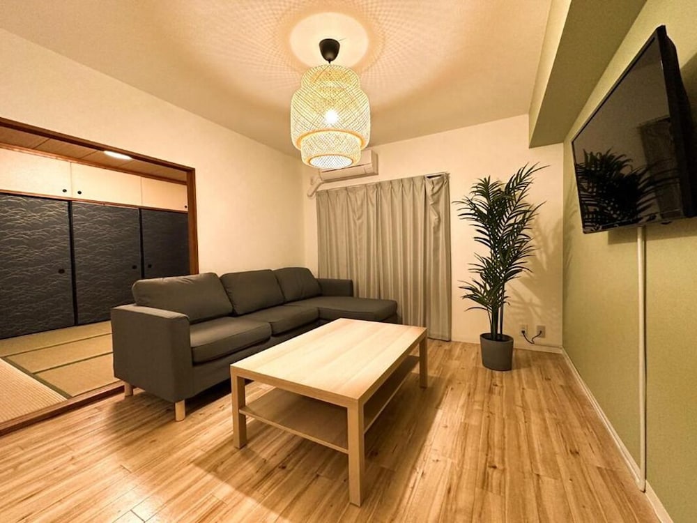 ファミリー スイート 3 ベッドルーム リビング エリア2 | ランドーレジデンス東京スイーツ