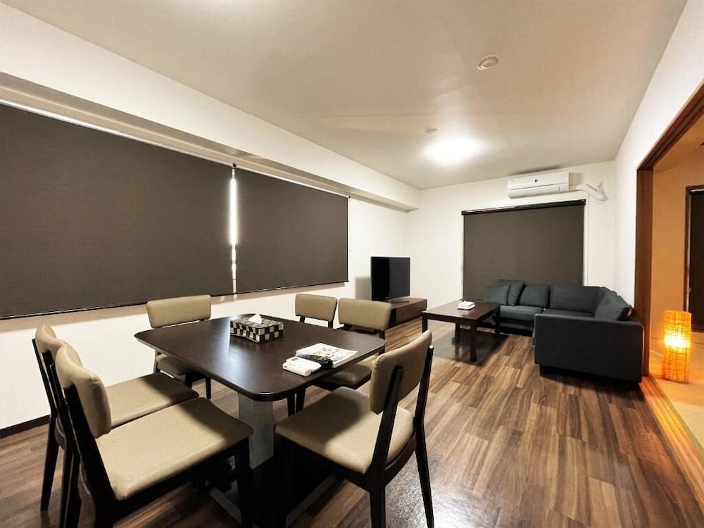 エクスクルーシブ スイート ベッドルーム (複数) バリアフリー リビング エリア1 | ランドーレジデンス東京スイーツ