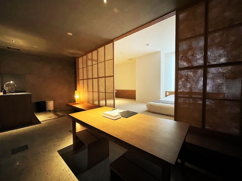 プレミアム スタジオスイート ベッド (複数台) 禁煙 スパ浴槽 リビング エリア1 | ランドーレジデンス東京スイーツ