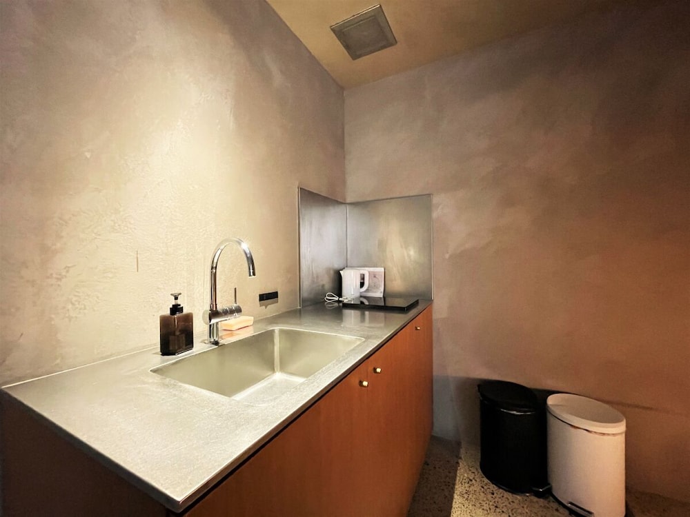 プレミアム スタジオスイート ベッド (複数台) 禁煙 スパ浴槽 専用キッチン0 | ランドーレジデンス東京スイーツ