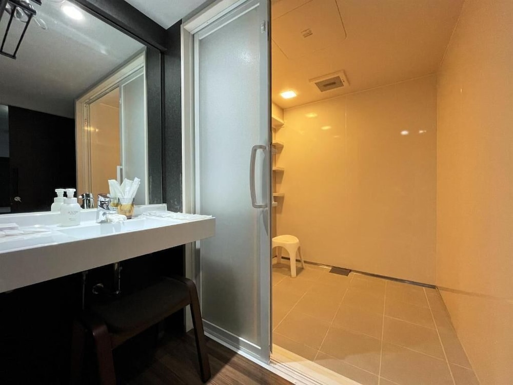 エクスクルーシブ スイート ベッドルーム (複数) バリアフリー バスルーム1 | ランドーレジデンス東京スイーツ