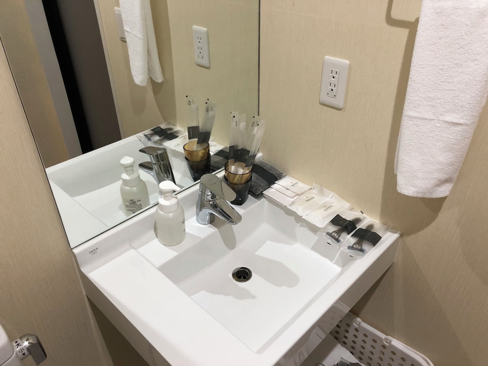 コンフォート スタジオスイート ベッド (複数台) 禁煙 スパ浴槽 バスルーム3 | ランドーレジデンス東京スイーツ