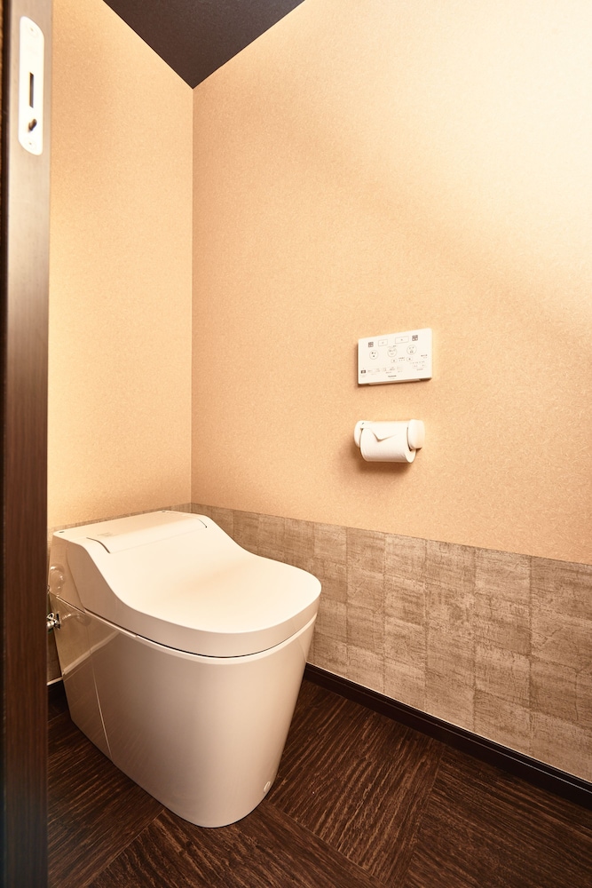 スーペリア　和室　ガーデンビュー バスルーム1 | 和ごころ 日暮里 和モダンな雰囲気の旅館＆ゲストハウス