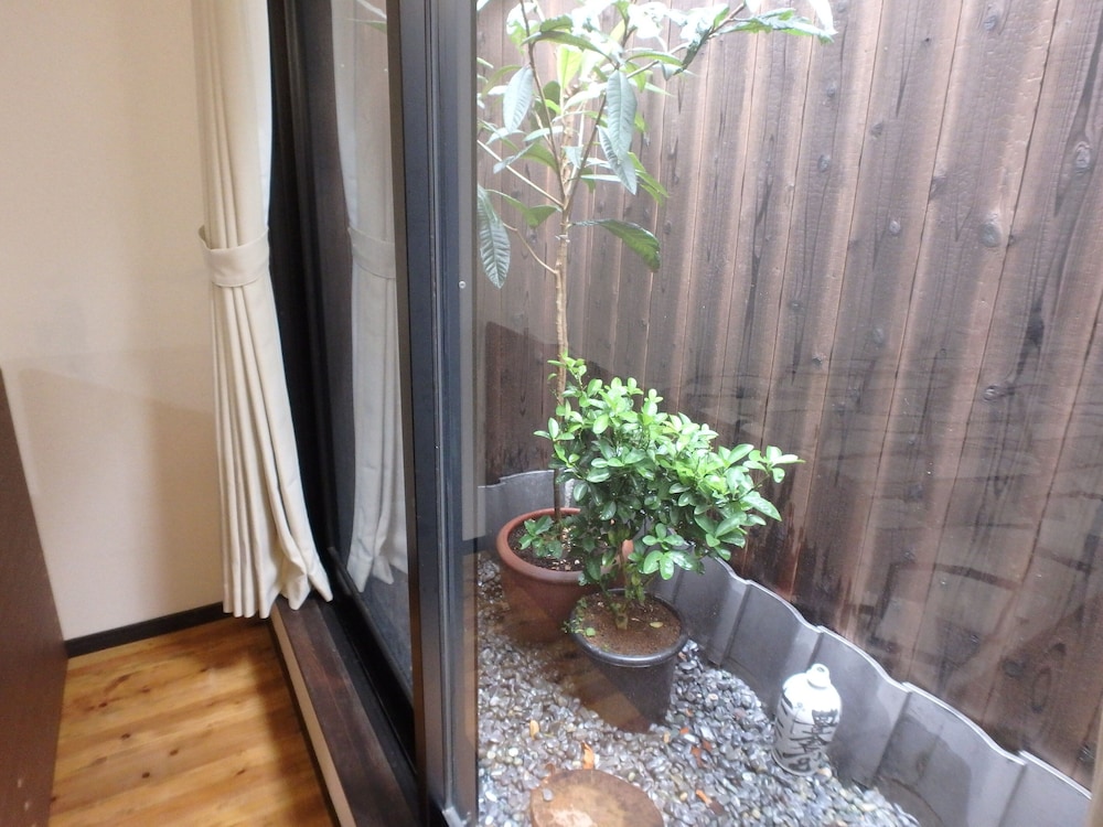 ファミリエ テラス / パティオ1 | 京の宿 西大路