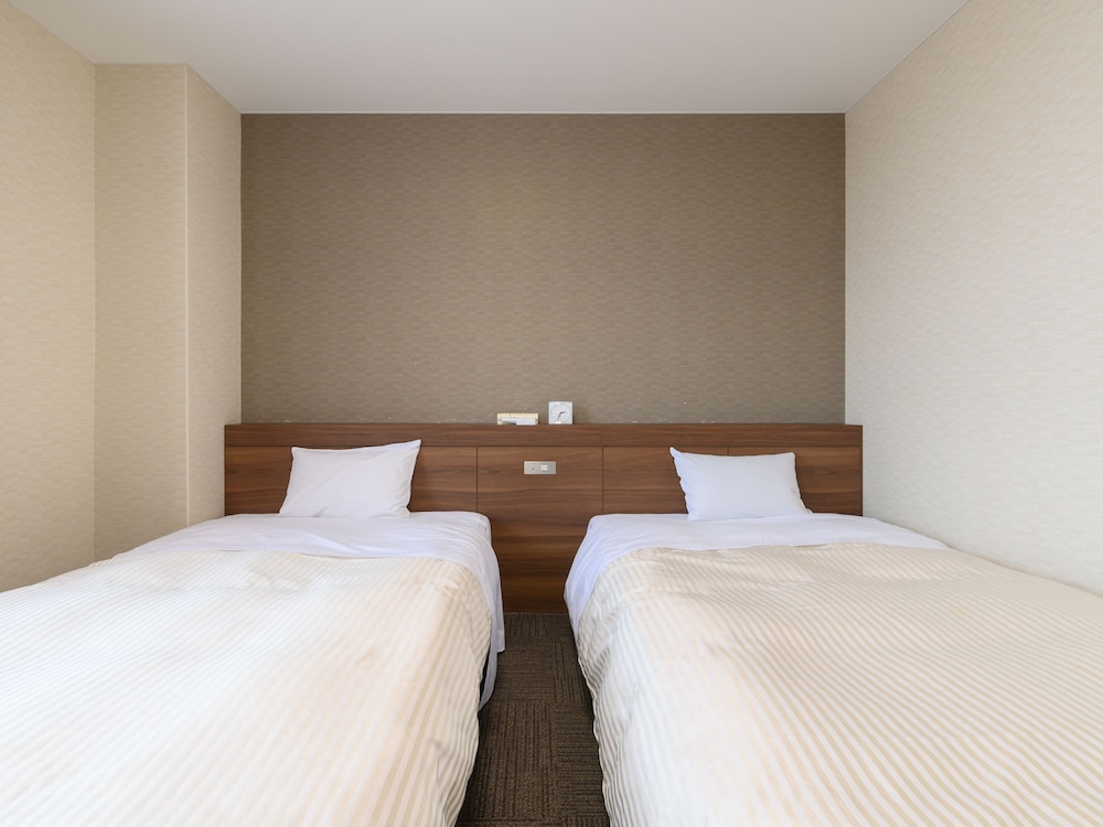 洋室ツイン 共用バスルーム 客室1 | 熊野の宿 海ひかり