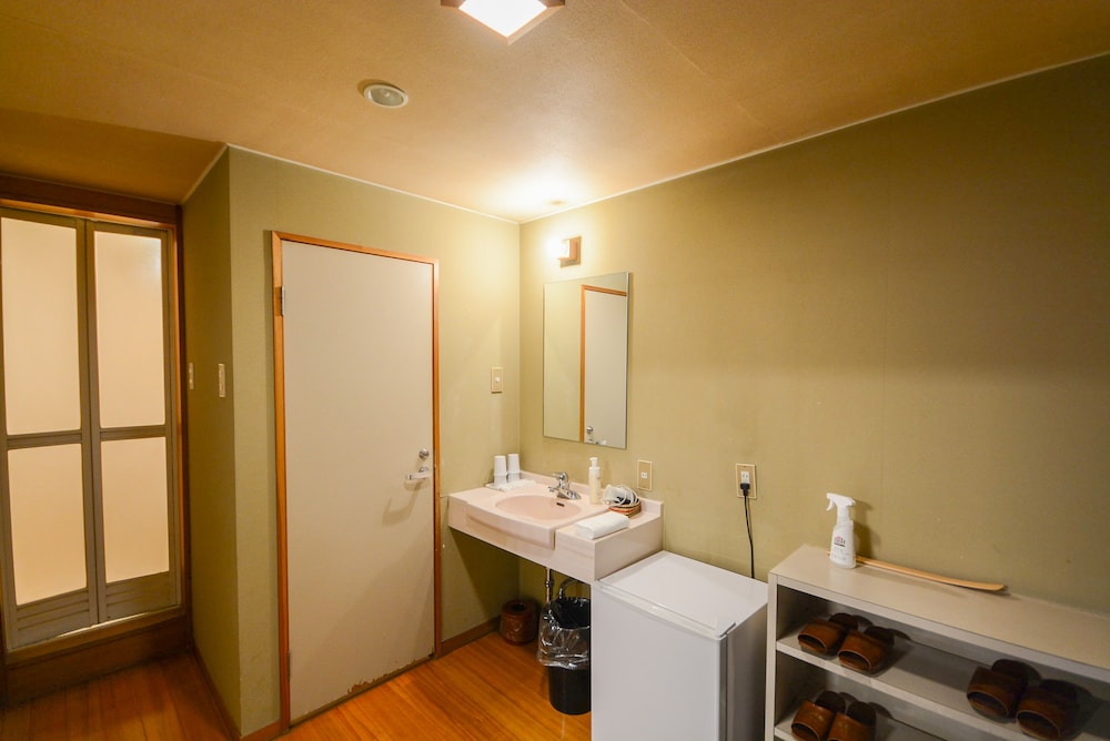 新館 和室 10畳 客室4 | 湯田中温泉 せせらぎの宿 ホテル星川館