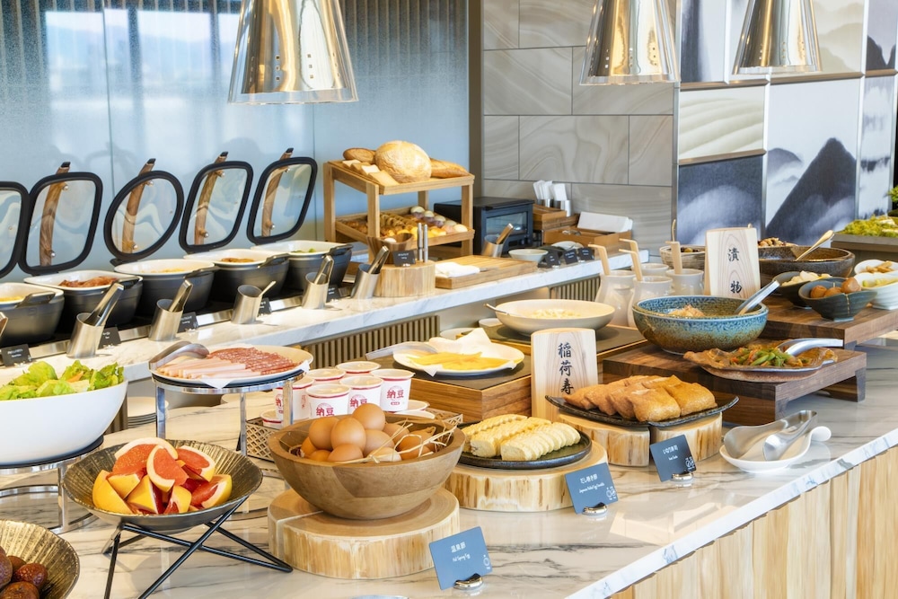 エグゼクティブ ルーム クイーンベッド 1 台 エグゼクティブ ラウンジ4 | ダブルツリー by ヒルトン 京都駅