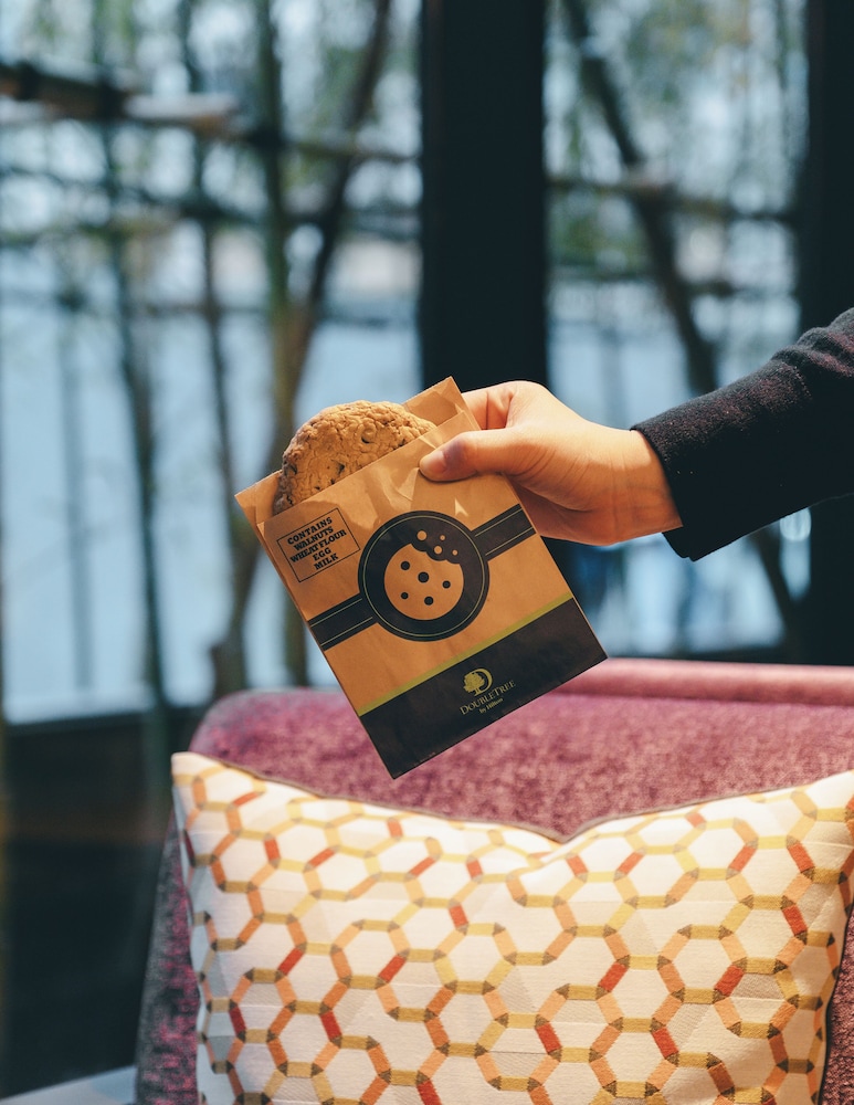 ゲストルーム クイーンベッド 1 台 客室1 | ダブルツリー by ヒルトン 京都駅