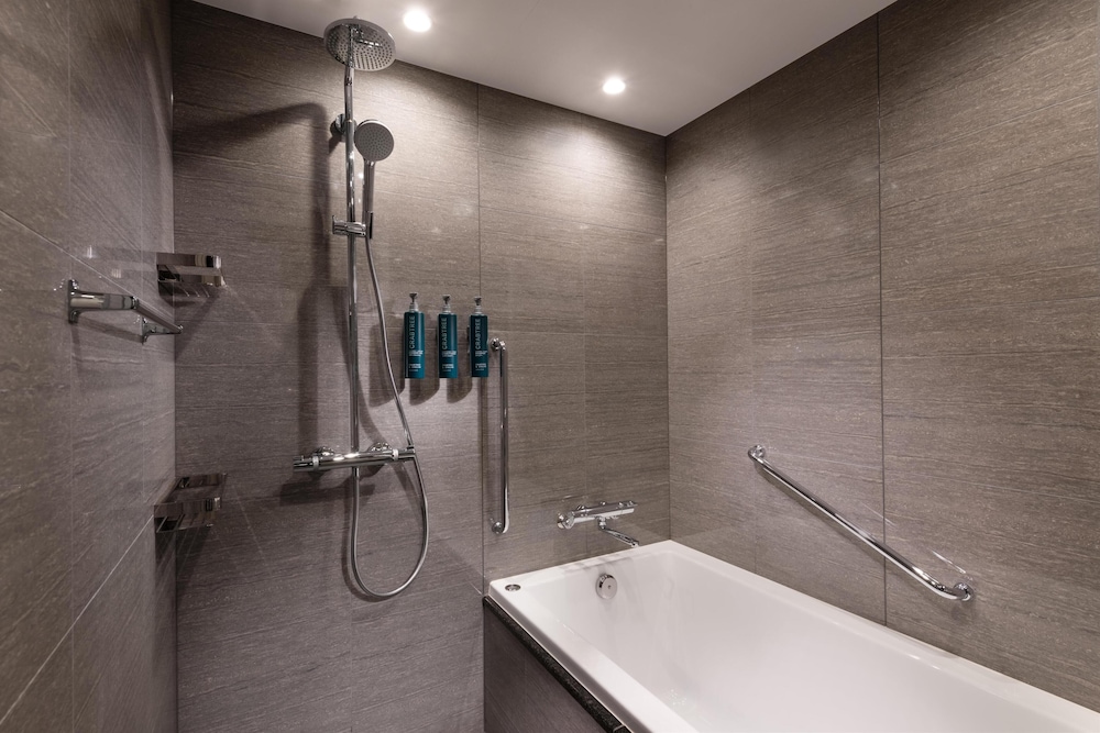 エグゼクティブ ルーム クイーンベッド 1 台 バスルーム0 | ダブルツリー by ヒルトン 京都駅