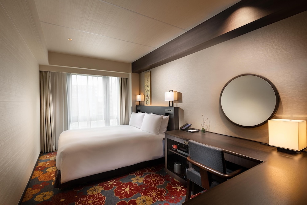 ゲストルーム クイーンベッド 1 台 | ダブルツリー by ヒルトン 京都駅
