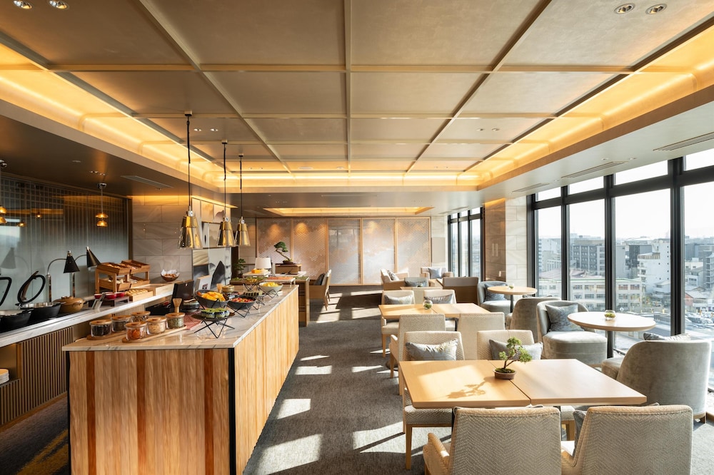 エグゼクティブ ルーム クイーンベッド 1 台 エグゼクティブ ラウンジ5 | ダブルツリー by ヒルトン 京都駅