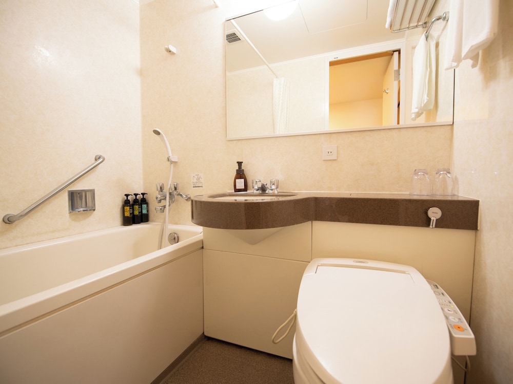 山中湖ビュー客室 和室ベッドルーム 禁煙 バスルーム1 | 富士松園ホテル