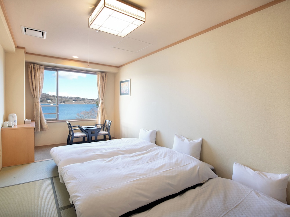 山中湖ビュー トリプルルーム 禁煙 客室3 | 富士松園ホテル