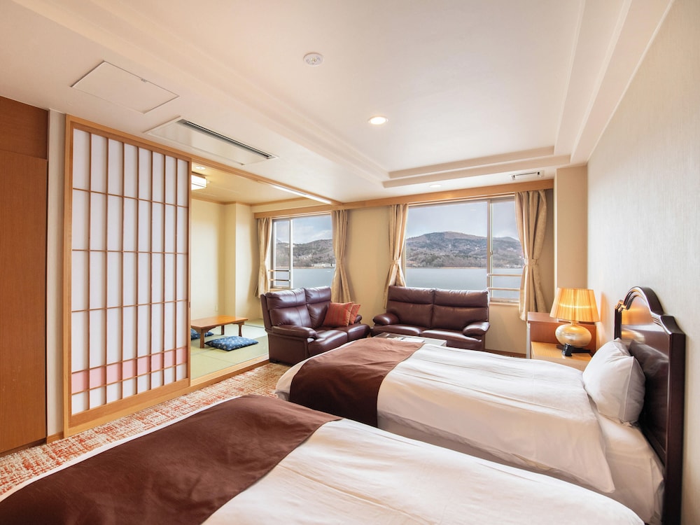 山中湖ビュー客室 ジュニアスイート 禁煙 客室8 | 富士松園ホテル