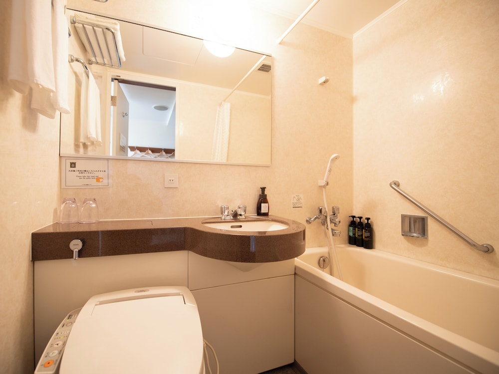 山中湖ビュー客室 スタンダード洋室 禁煙 バスルーム0 | 富士松園ホテル