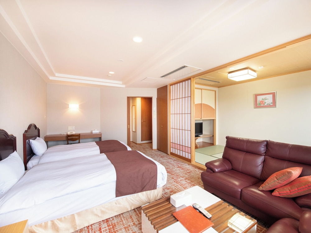 山中湖ビュー客室 ジュニアスイート 禁煙 客室3 | 富士松園ホテル