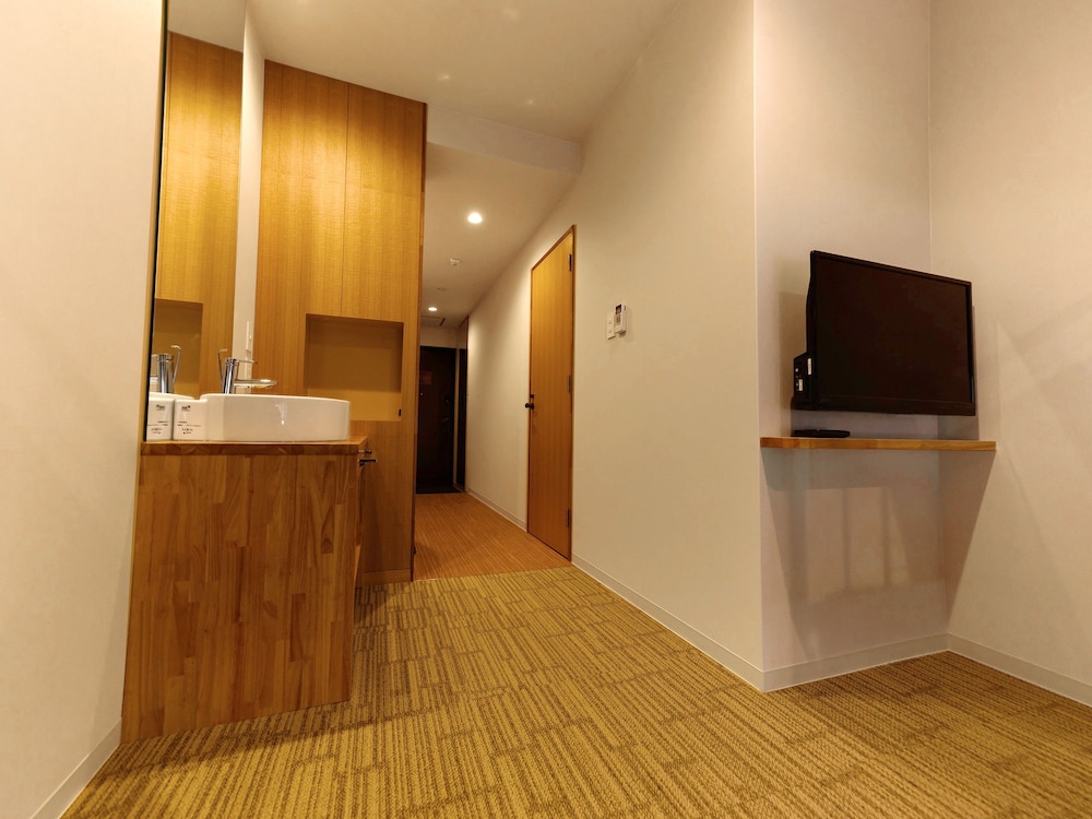 デラックス ツインルーム 客室2 | IRORI 京都駅東本願寺前